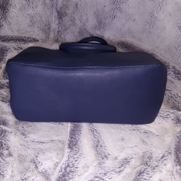 💥**SOLD**💥Navy blue purse - Picture 5 of 8